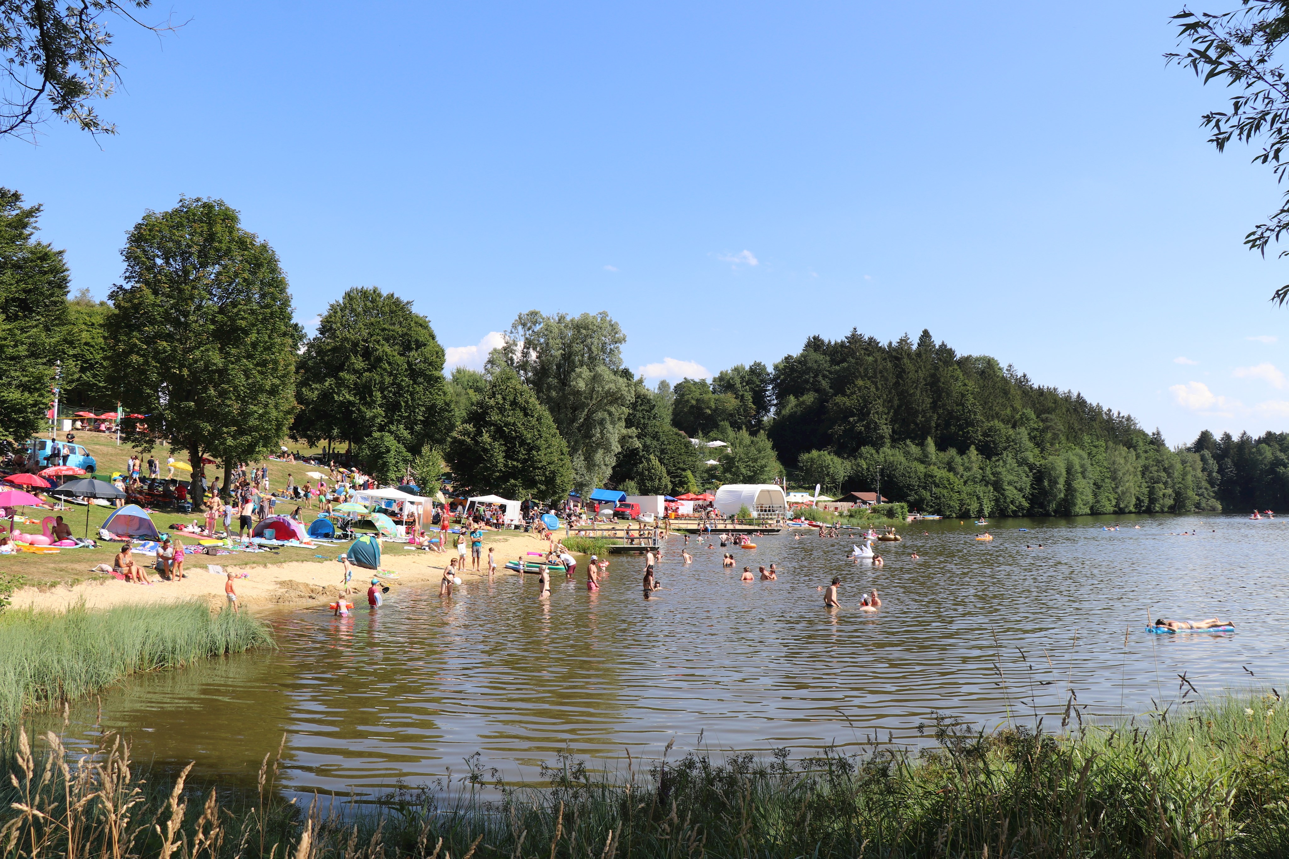 Da war ordentlich was los: Beim Familienfest 2022 des Landkreises Passau am Rannasee in Wegscheid war Spaß für die ganze Familie geboten.