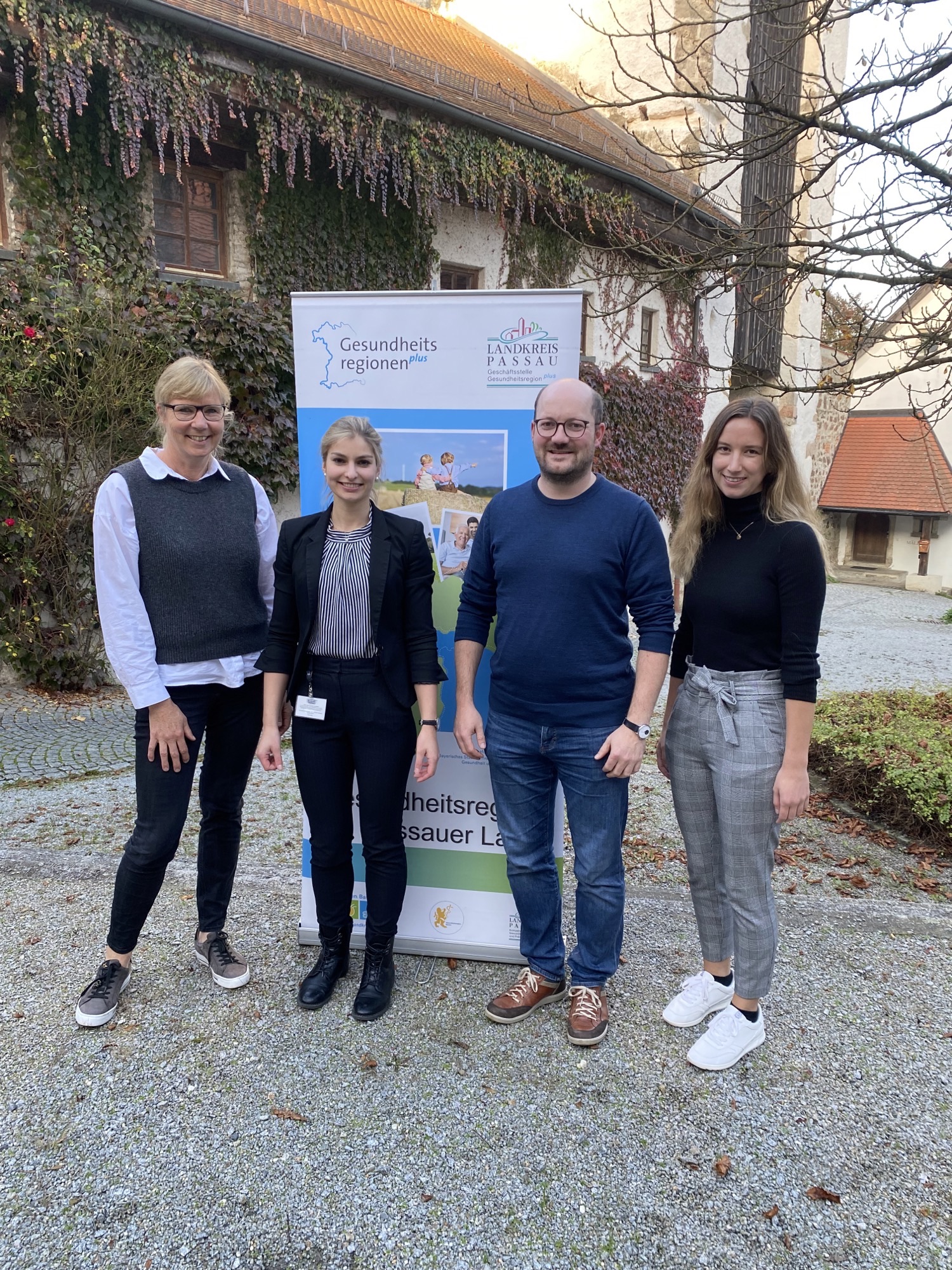 Dr. Heidi Brandl (v.l.), Lisa Fraunhofer, Prof. Dr. Thomas Spittler und Regina Escher bei der Auftaktveranstaltung.