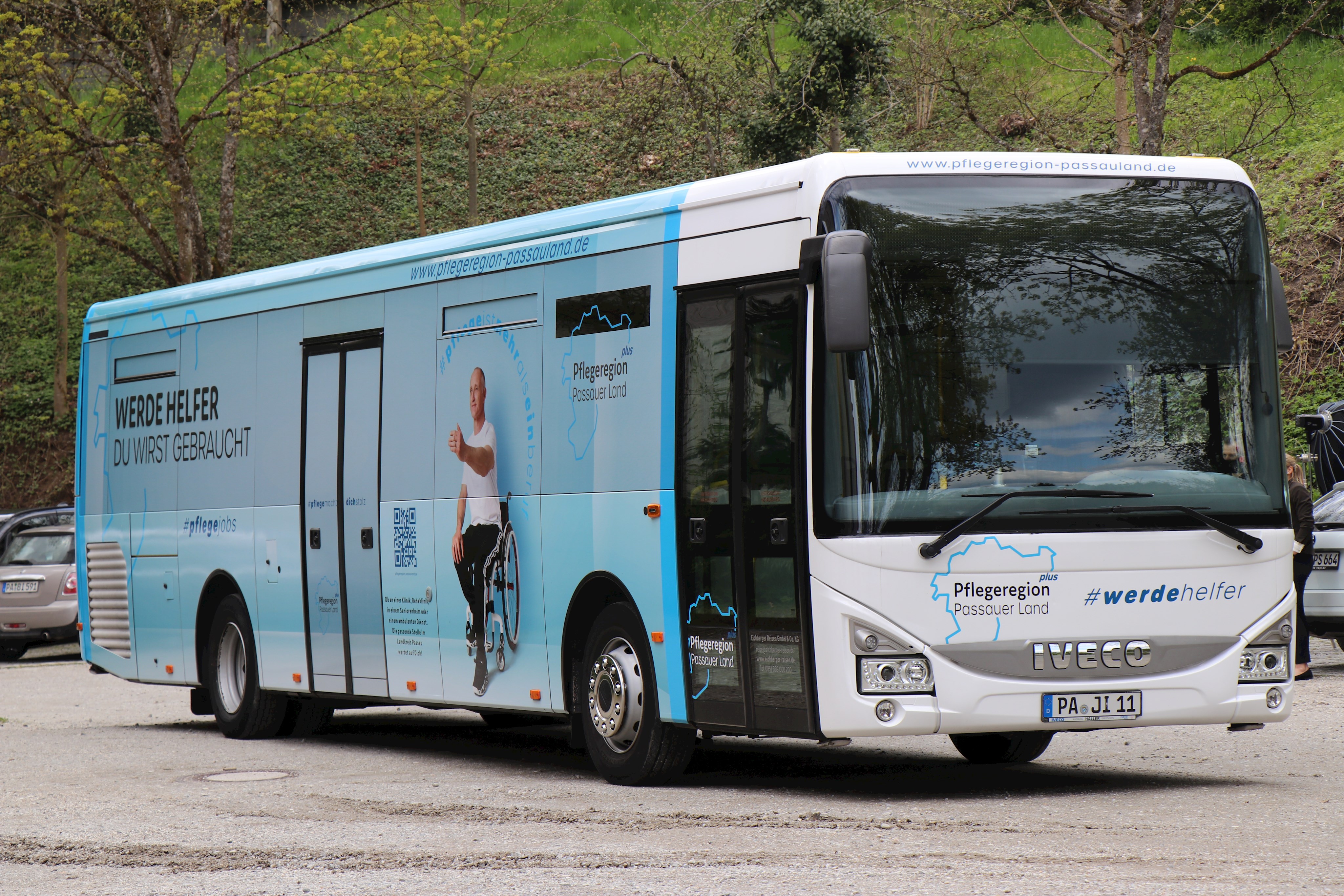 Der neue Bus ist künftig im ÖPNV im Landkreis, als Infostand und für Einrichtungstouren unterwegs.