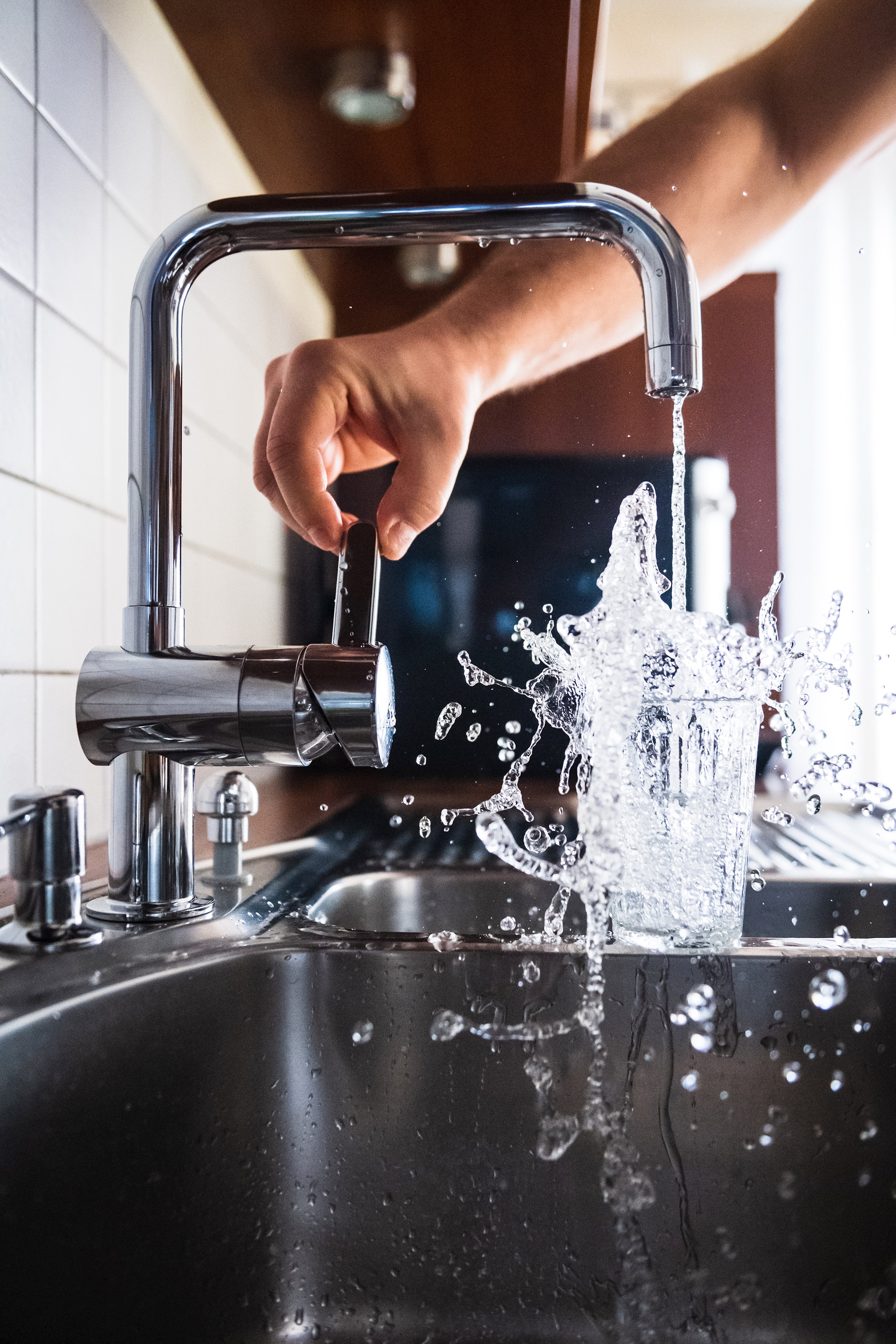 Öfter Keime im Trinkwasser: Ist der Klimawandel Schuld?