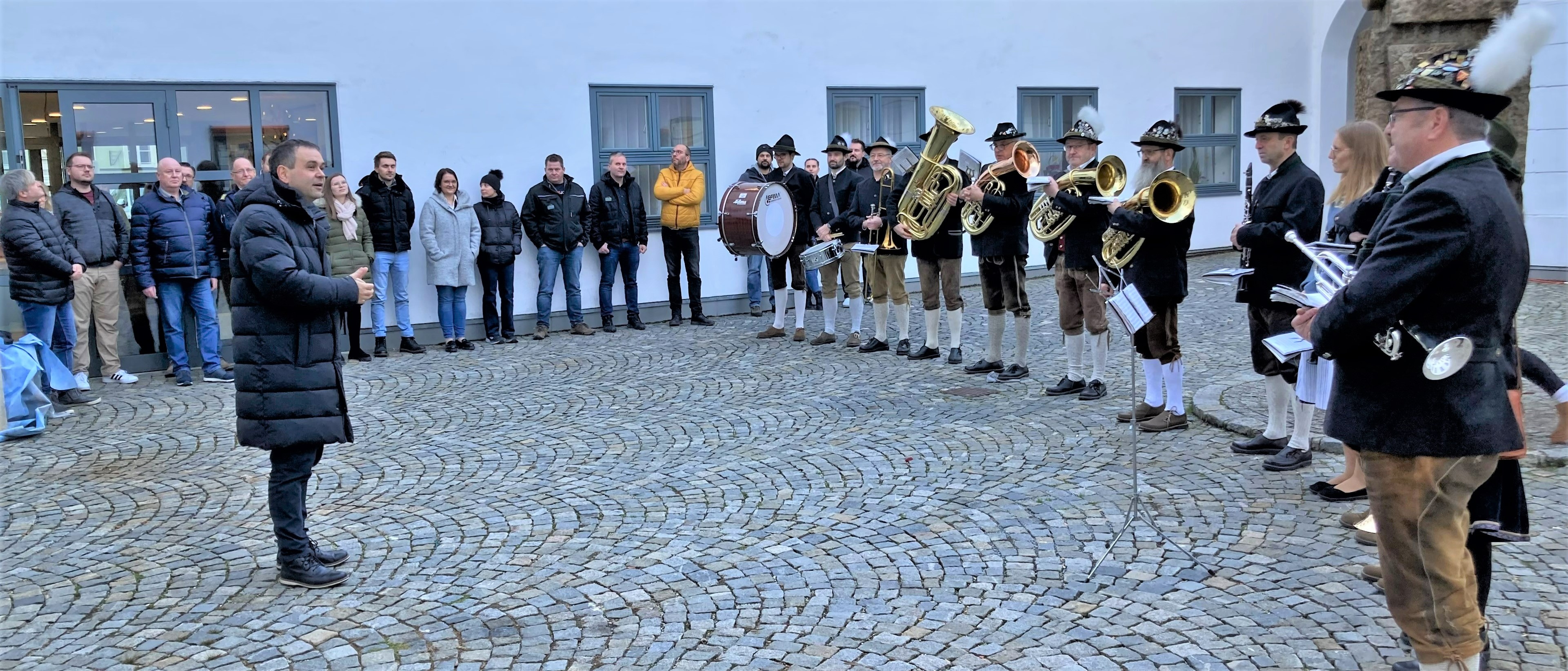 Neujahrsanblasen 2023 im Innenhof Landratsamt Passau