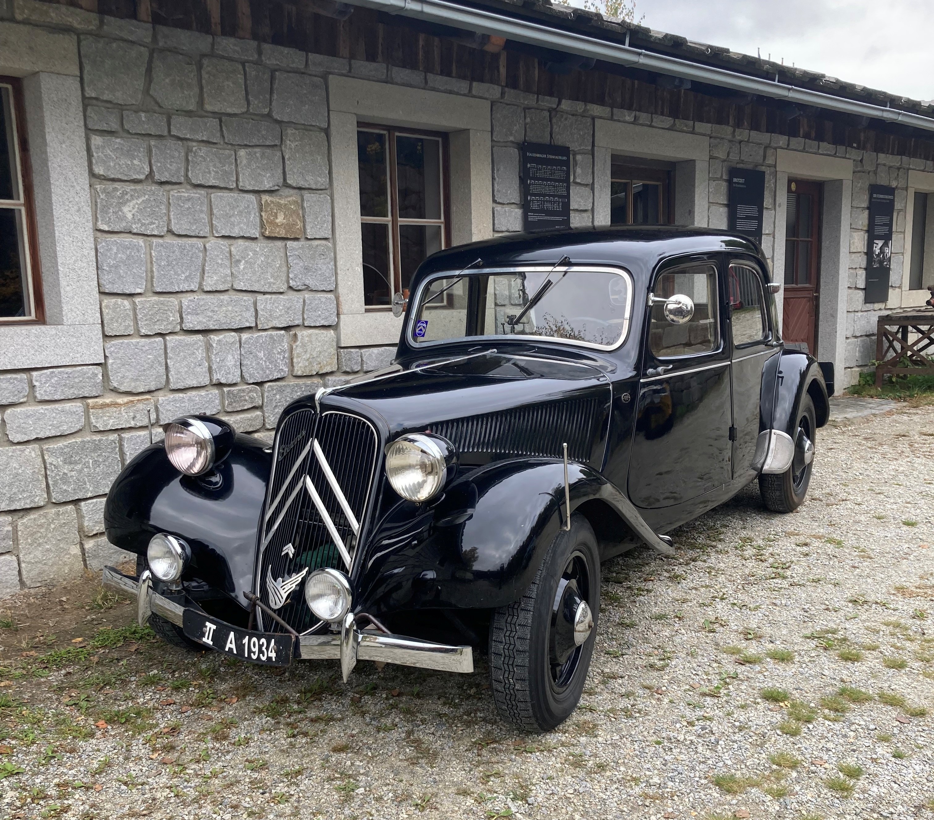 Historische Automobile im Granitzentrum