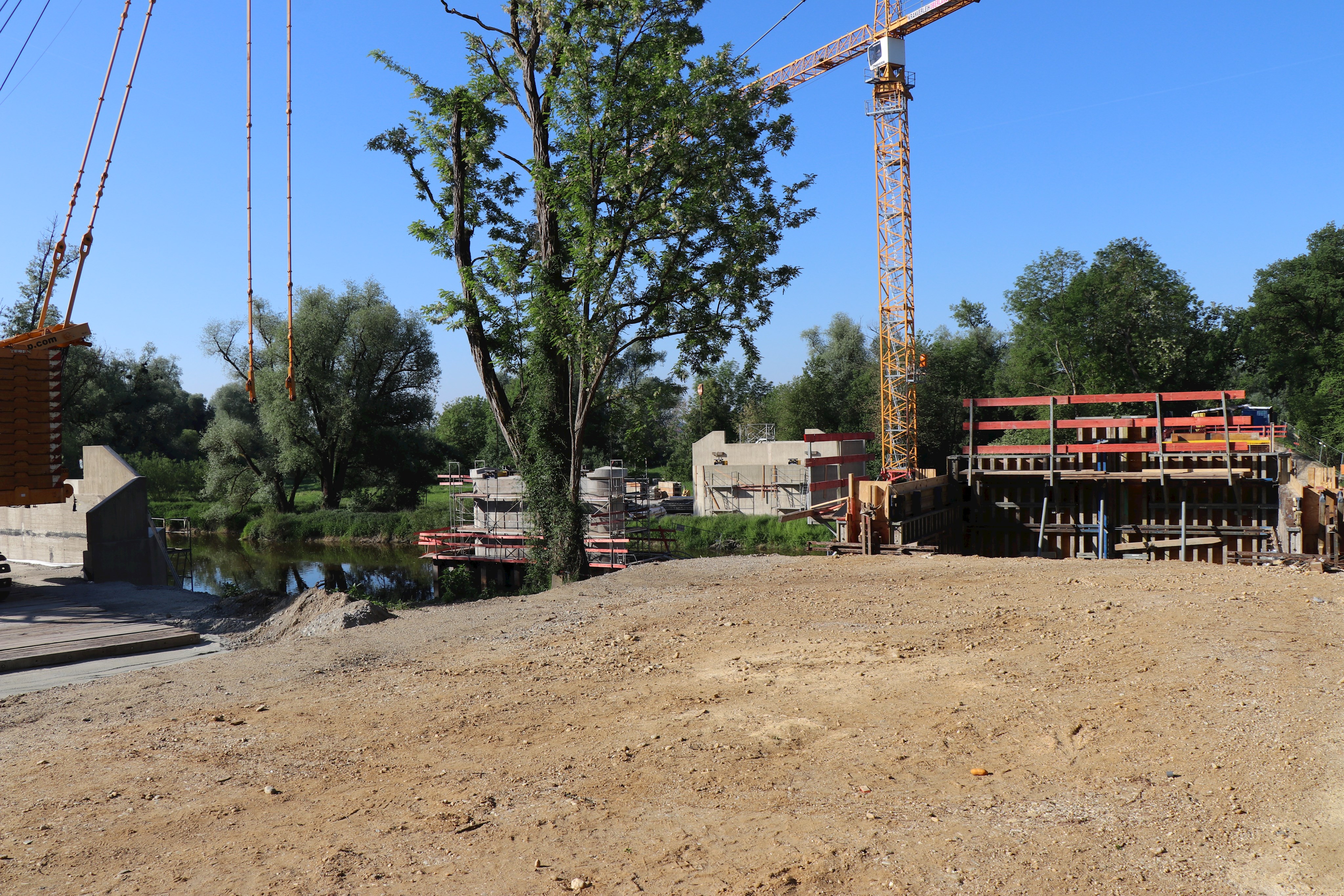 Wiedereinhub Rottbrücke (1).JPG