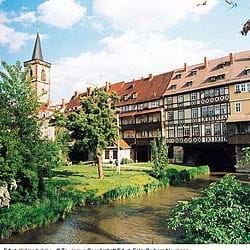 Wahrzeichen Erfurts: Die „Krämerbrücke“ in der Altstadt, die längste bebaute Brücke Europas. (Foto: Erfurt Tourismus und Marketing GmbH/Barbara Neumann)