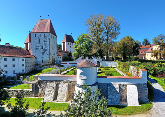 So wurde aus der mittelalterlichen Neuburg ein Gartenschloss  