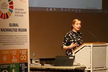 Nina Hehn informierte die Konferenzteilnehmer über den Sachstand im Passauer Land beim Thema Nachhaltigkeit.