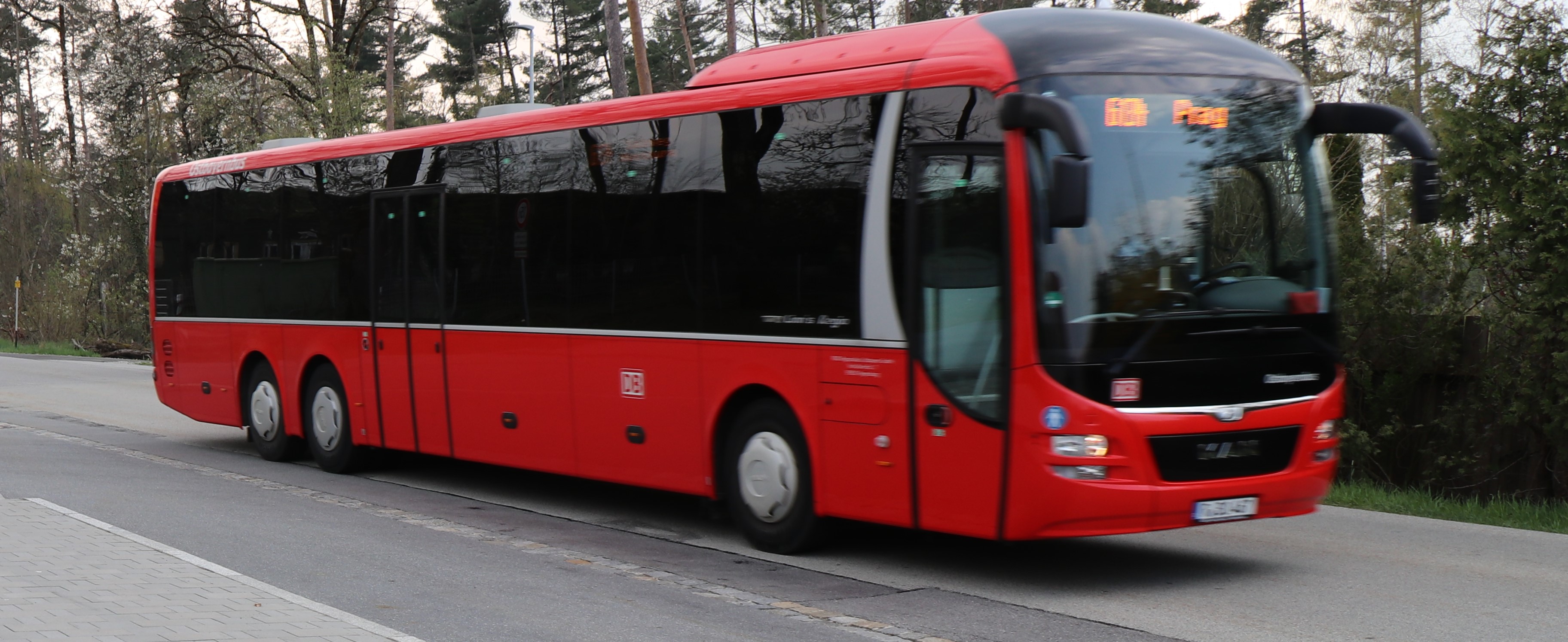 Corona-Regeln bestmöglich umsetzen: Landkreis setzt auf Verstärker-Flotte für Schülerbeförderung – Bereits 30 Zusatzbusse im Einsatz