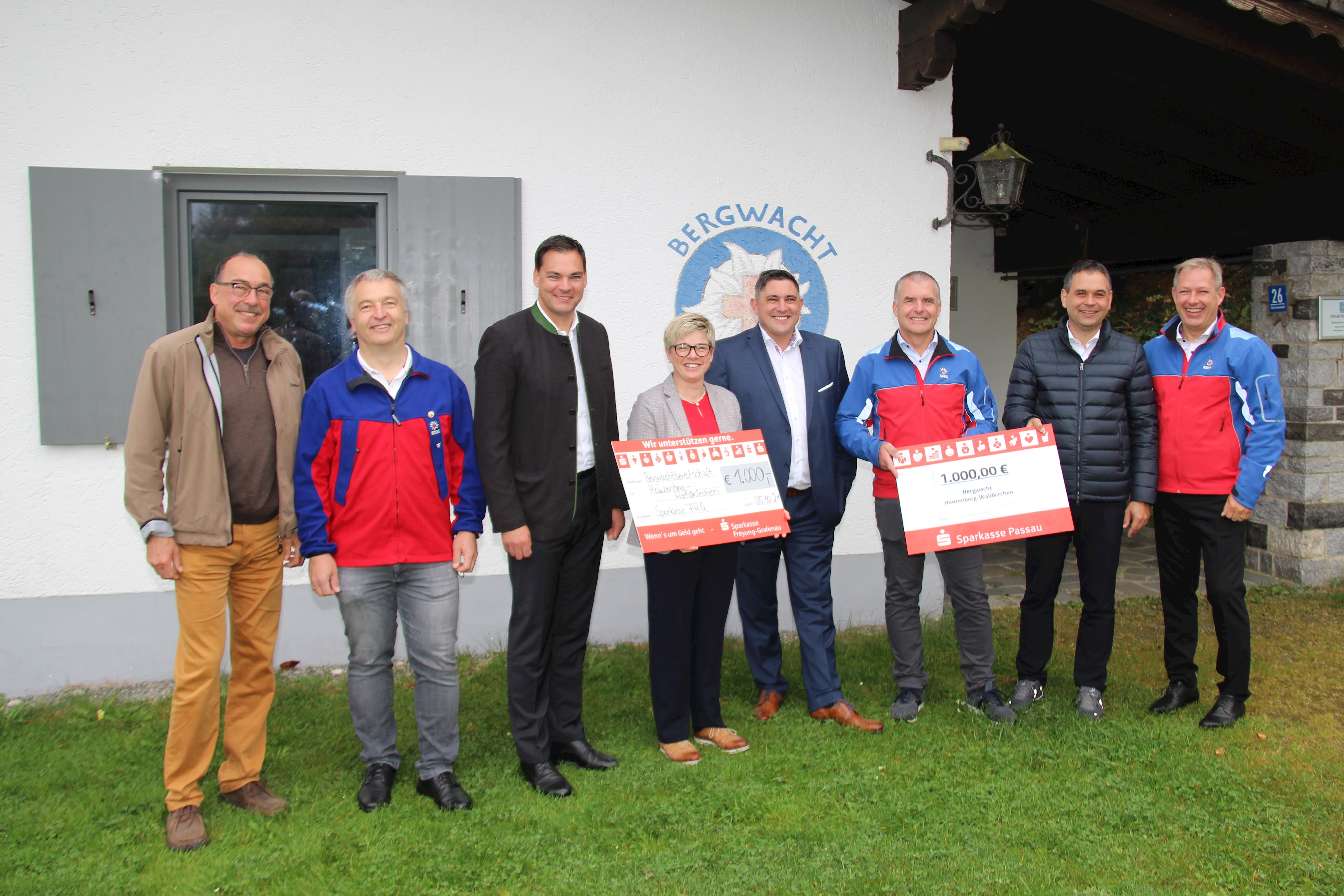 Spende: Bergwacht Hauzenberg-Waldkirchen  erhält 2000 Euro